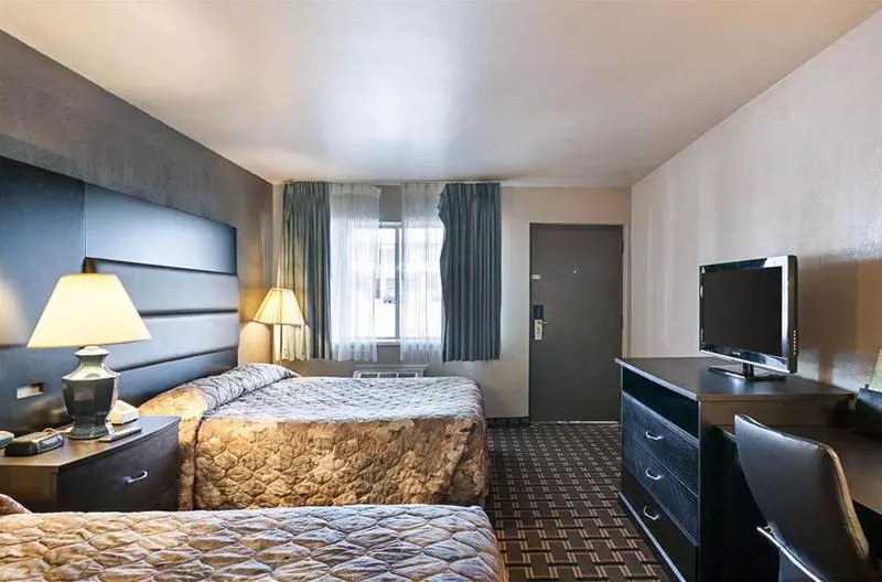 Отель Econo Lodge