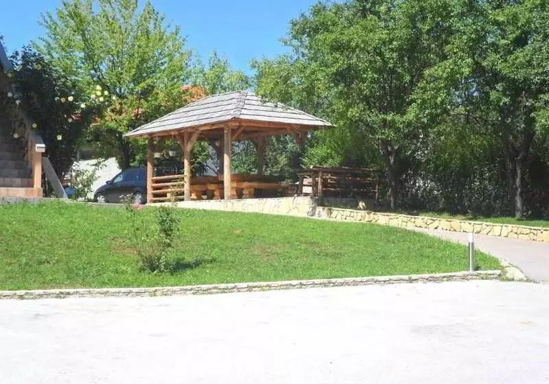 Hotel Guesthouse Sara