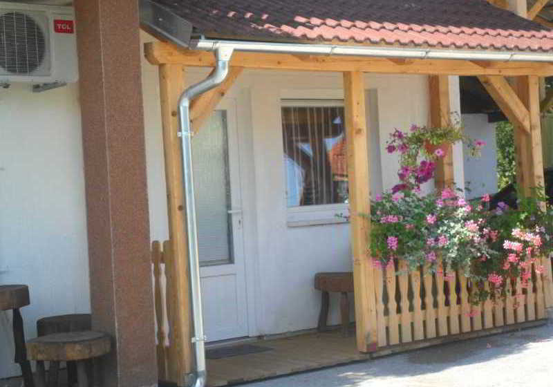 ホテル Guesthouse Sara