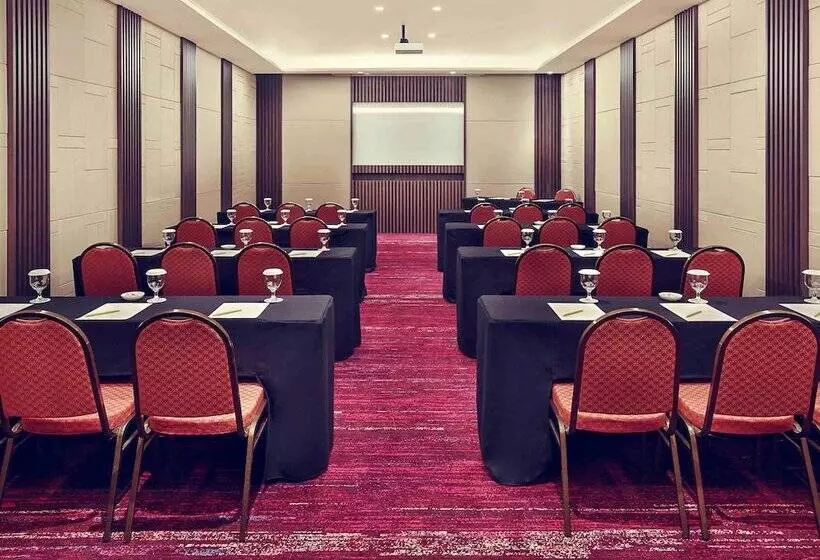 ホテル Mercure Karawang