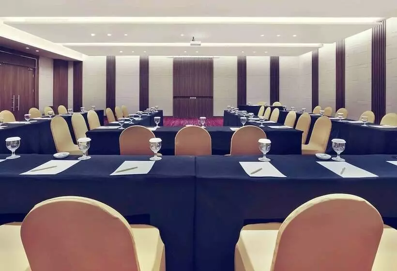 ホテル Mercure Karawang