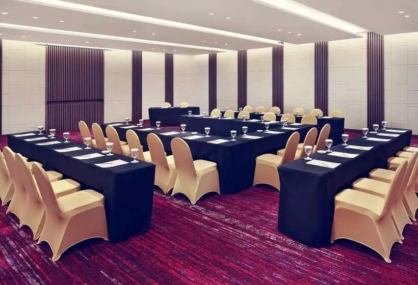 ホテル Mercure Karawang