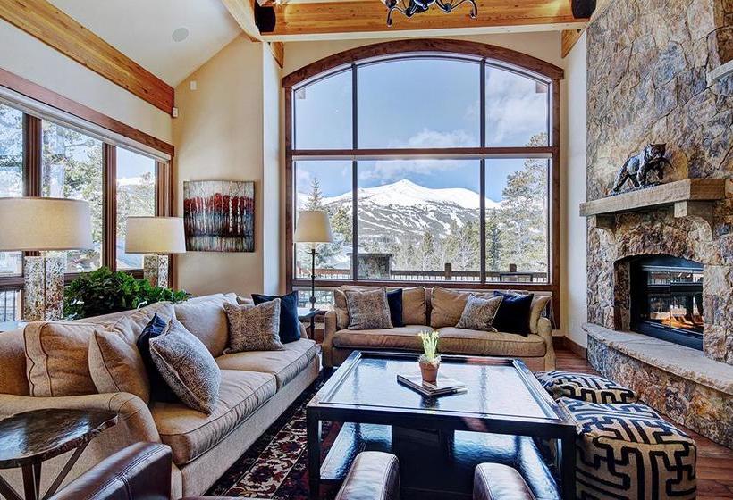 هتل Mountain Majesty Manor