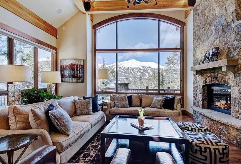 בית מלון כפרי Mountain Majesty Manor