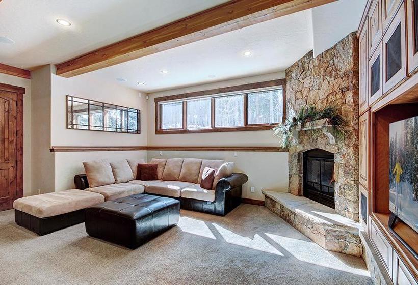 هتل Mountain Majesty Manor