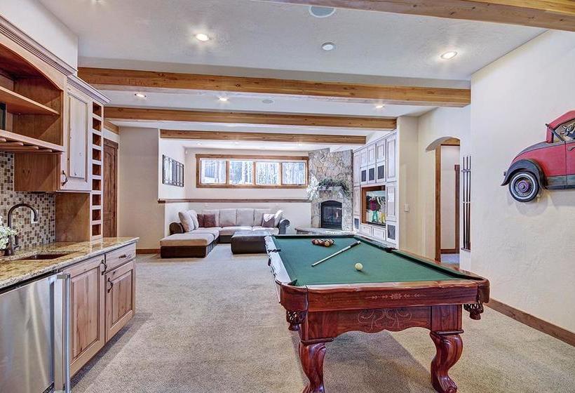 هتل Mountain Majesty Manor