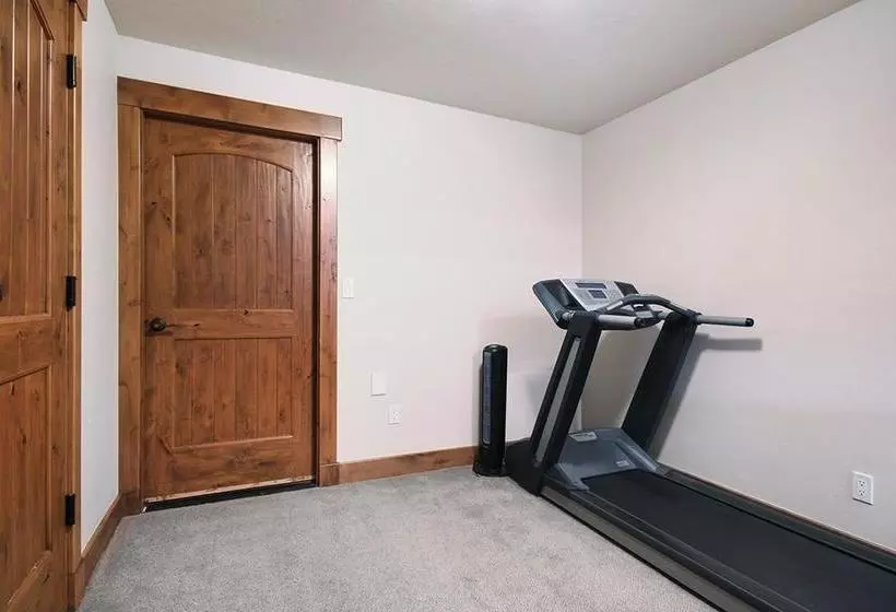 בית מלון כפרי Mountain Majesty Manor