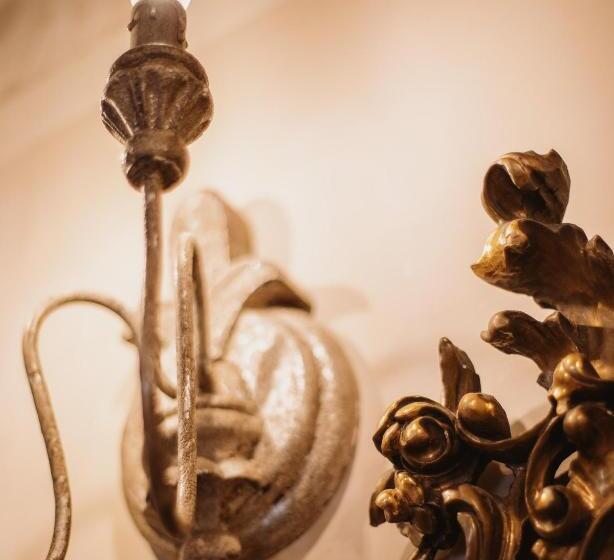 Отель Oviv Dimora Del Borgo