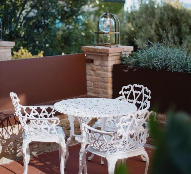 Отель Oviv Dimora Del Borgo