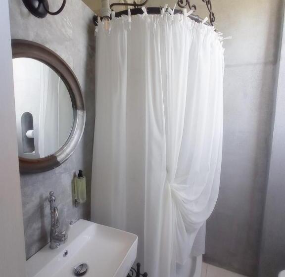 Отель Oviv Dimora Del Borgo