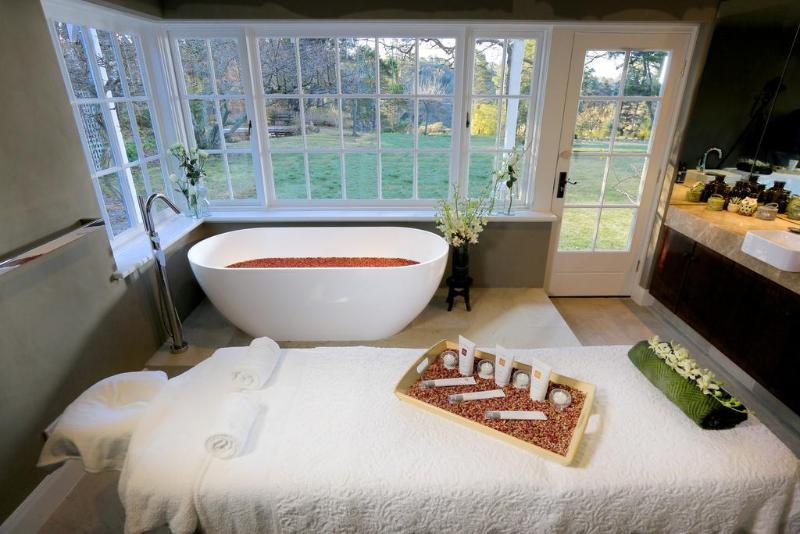 Отель Parklands Country Gardens & Lodges Blue Mountains