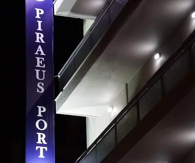 Hotel Piraeus Port