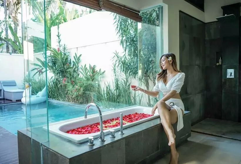 فندق Royal Samaja Villas