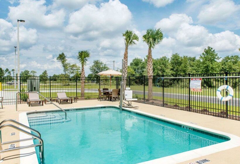 ホテル Sleep Inn & Suites Defuniak Springs  Crestview