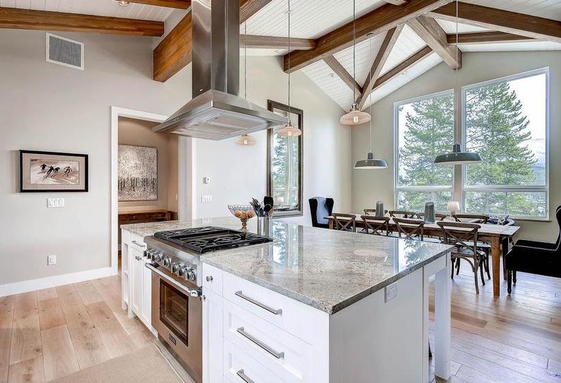 فندق Sunrise Ski Haus