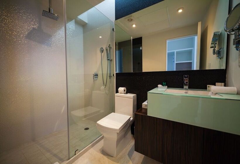 فندق The 5th Avenue