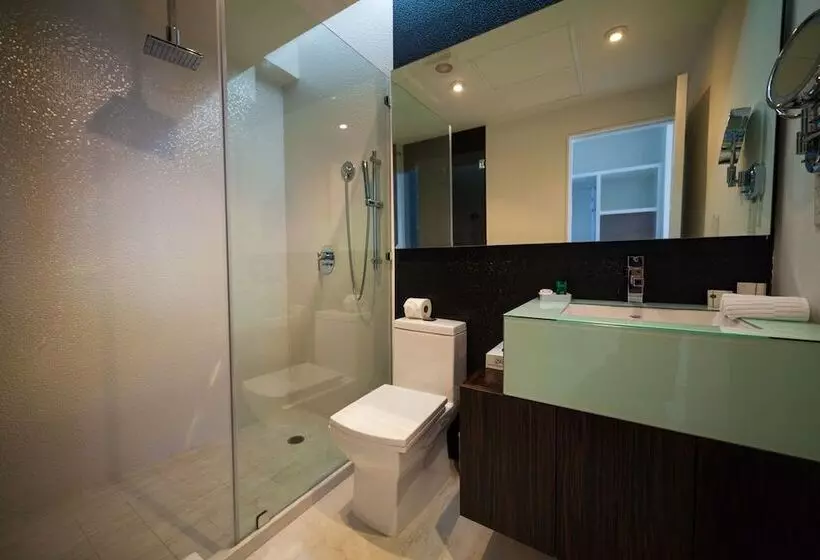 هتل The 5th Avenue