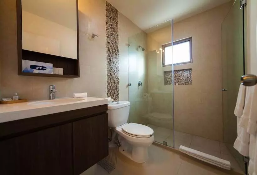 هتل The 5th Avenue