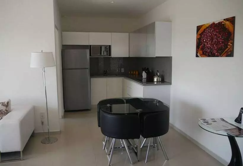 هتل The 5th Avenue