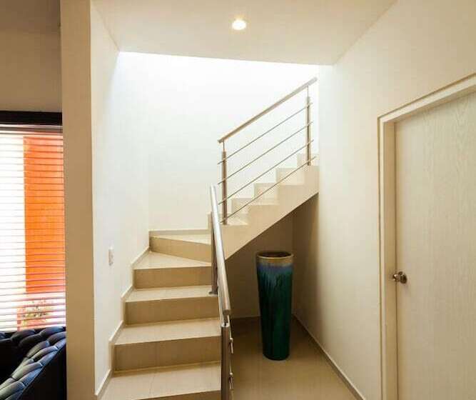 فندق The 5th Avenue