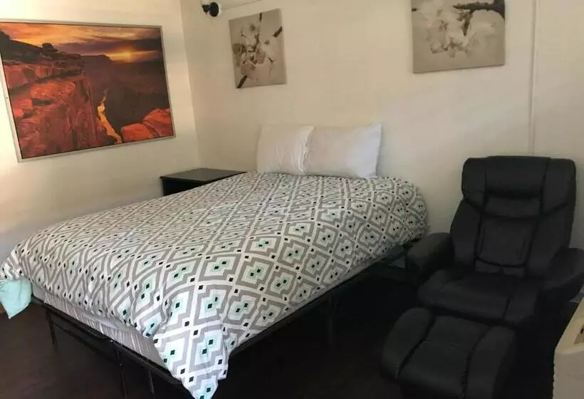 Отель Westwind Lodge