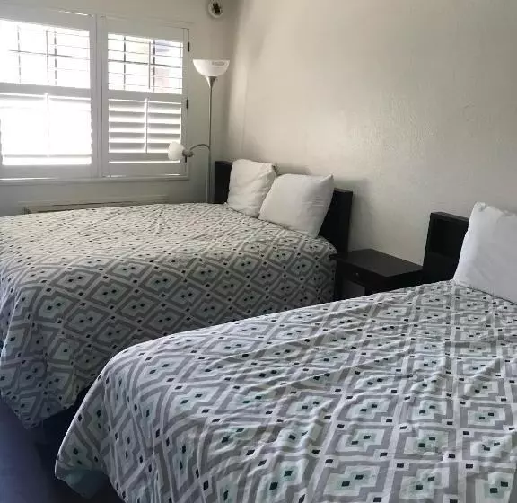 Отель Westwind Lodge