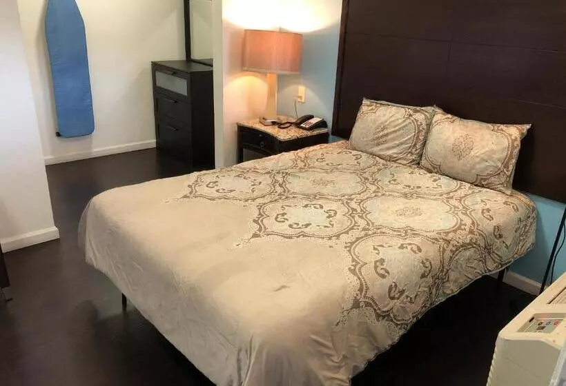 Отель Westwind Lodge