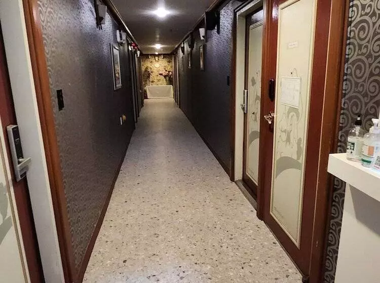 Hani Motel