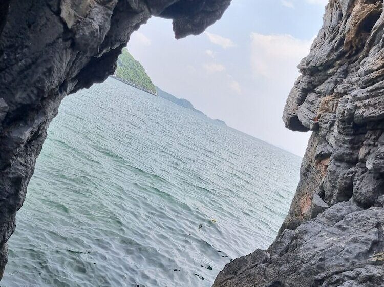 Hotel Sawasdee Sichang Resort