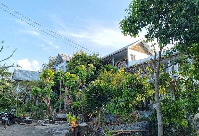 Hotel Sawasdee Sichang Resort