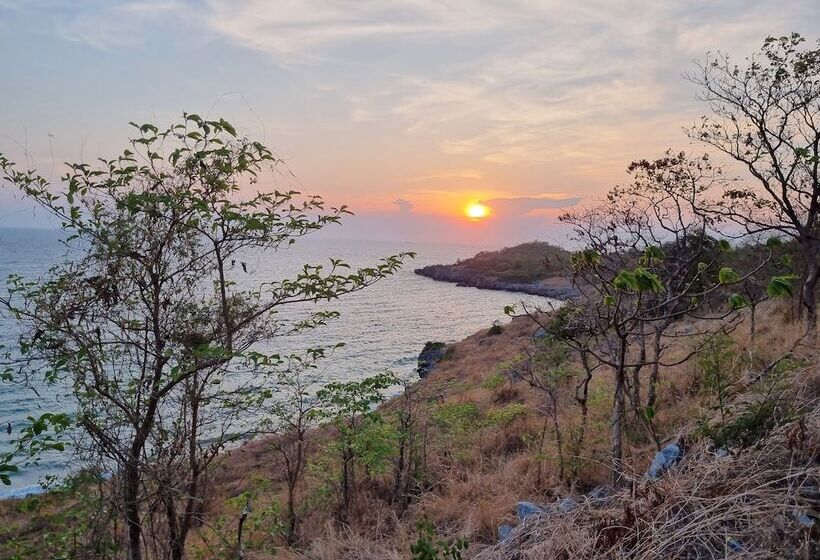 Hotel Sawasdee Sichang Resort