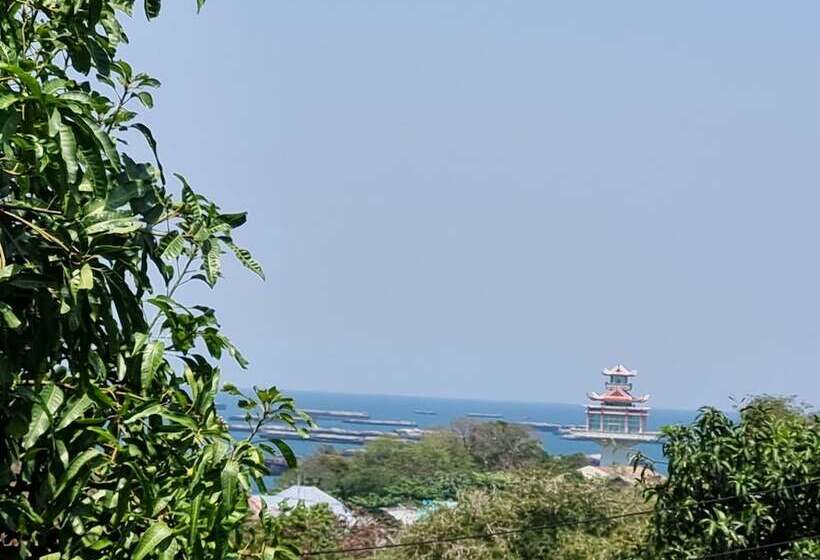 Hotel Sawasdee Sichang Resort