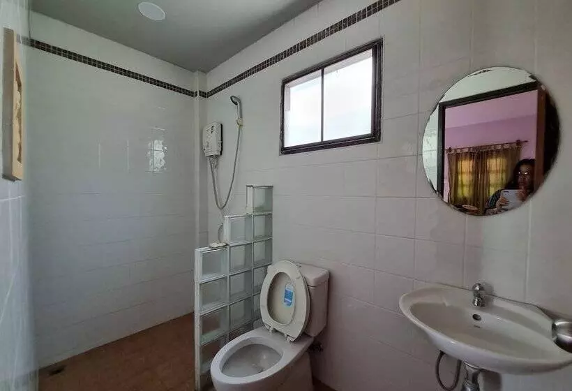 Hotelli Sawasdee Sichang Resort