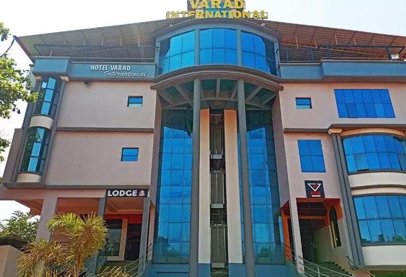 ホテル Staymaker Varad International