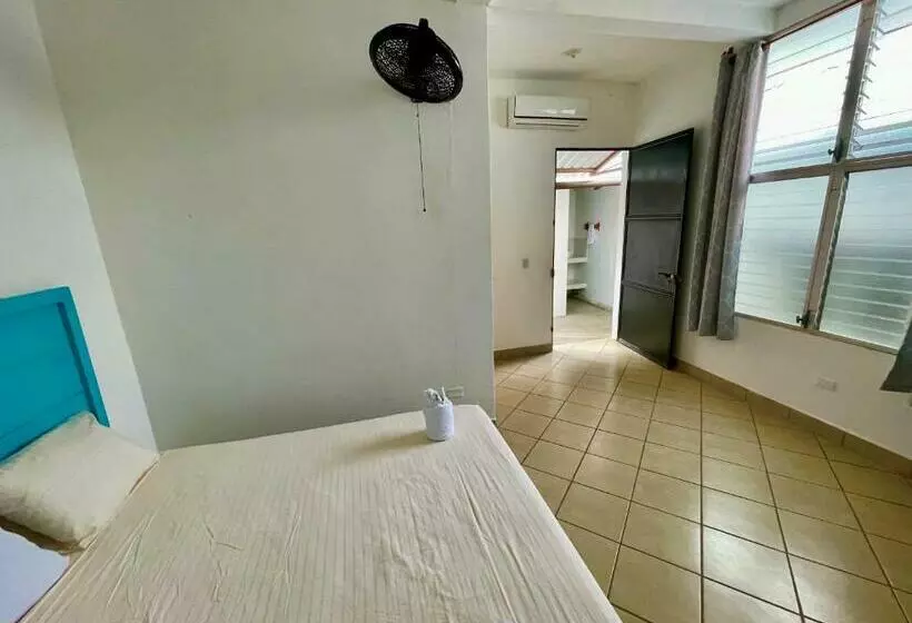 هاستل Hostal Inn 2