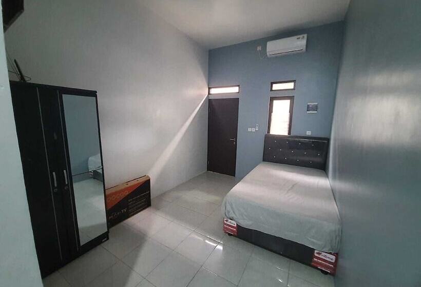 فندق Express O 92284 Kost Mazbie Syariah