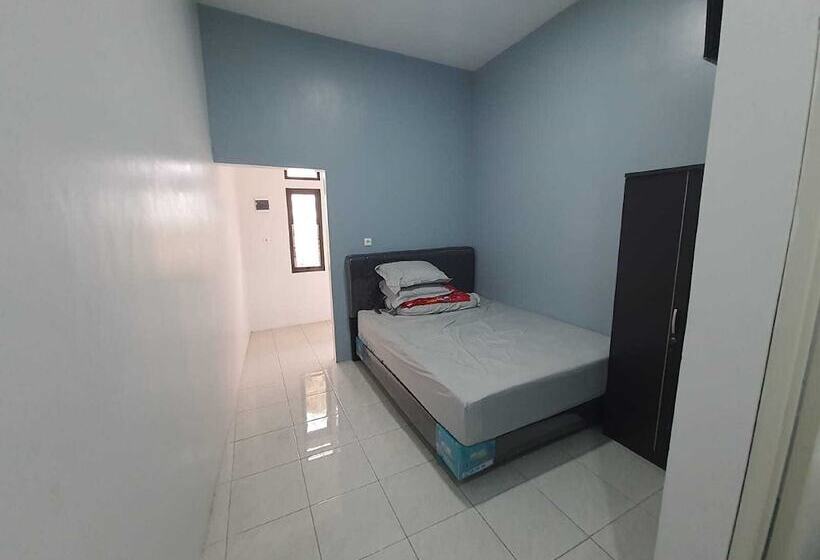 فندق Express O 92284 Kost Mazbie Syariah