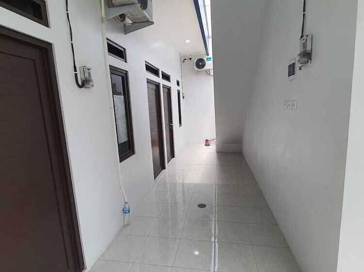 فندق Express O 92284 Kost Mazbie Syariah