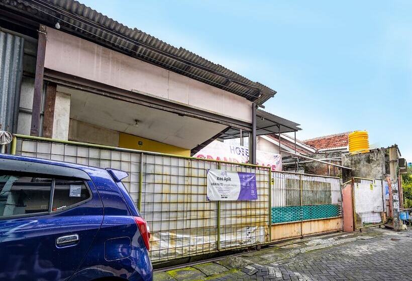 Hotel Oyo 92270 Grand Village Syariah