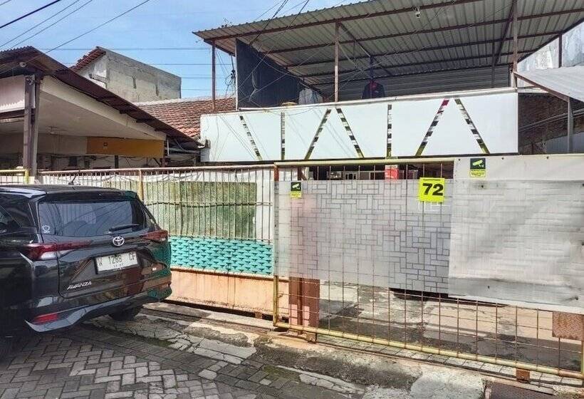 Hotel Oyo 92270 Grand Village Syariah