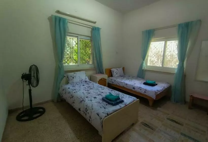 پانسیون Isaac S Home