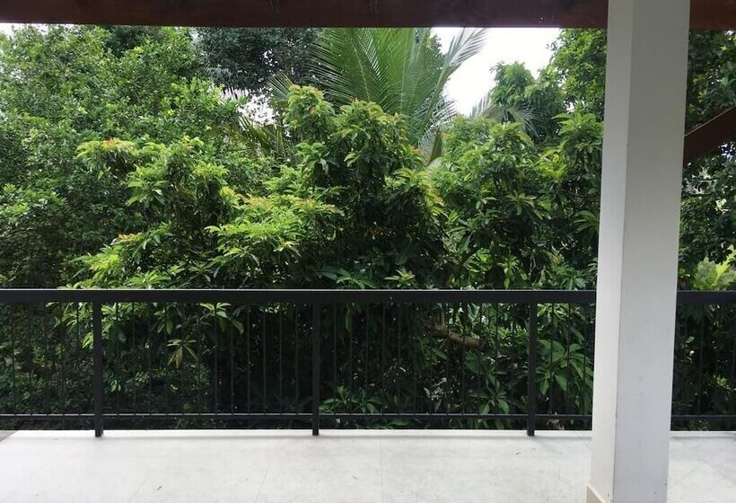 Pensão Sathis Villa