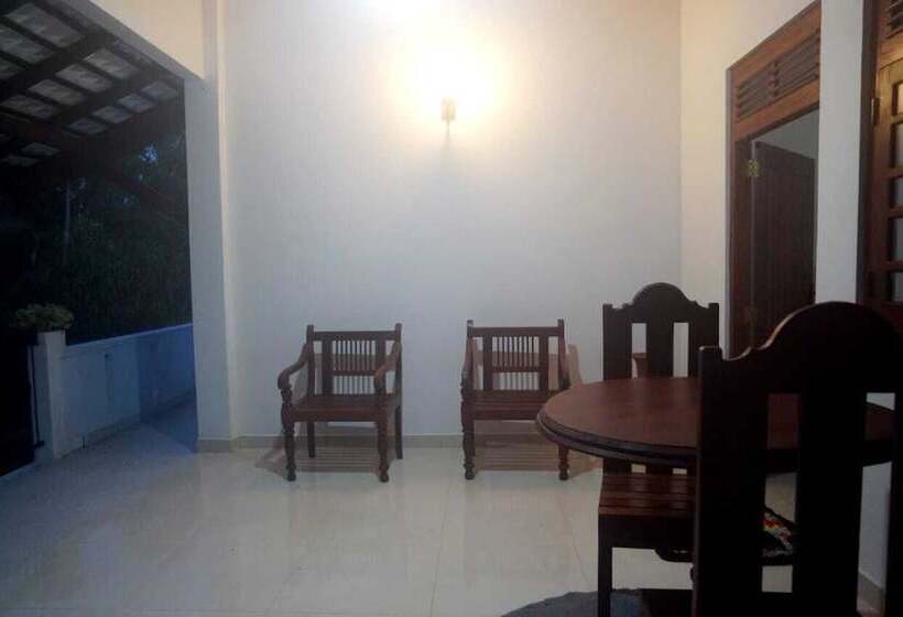 Pensão Sathis Villa