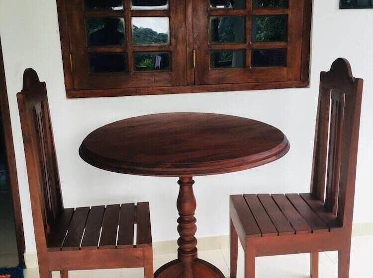 Pensão Sathis Villa