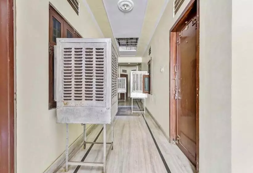 Spot On Hotel Suraj Palace