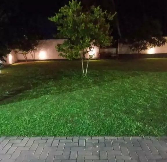 Retkeilymaja Curly Place