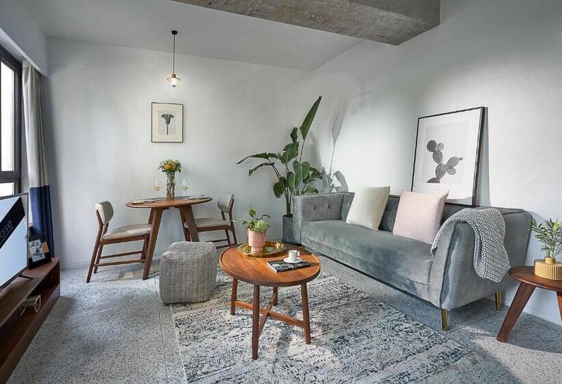 Baseplus Shanghai Binjiang Serviced Apartment