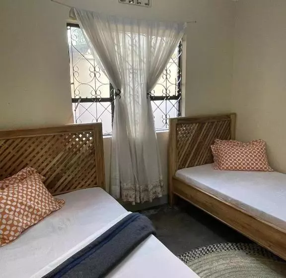 Wonders Hostel