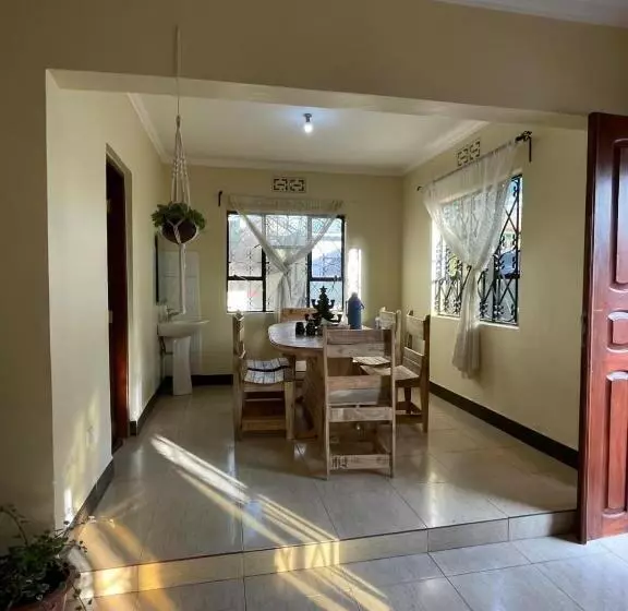 Wonders Hostel