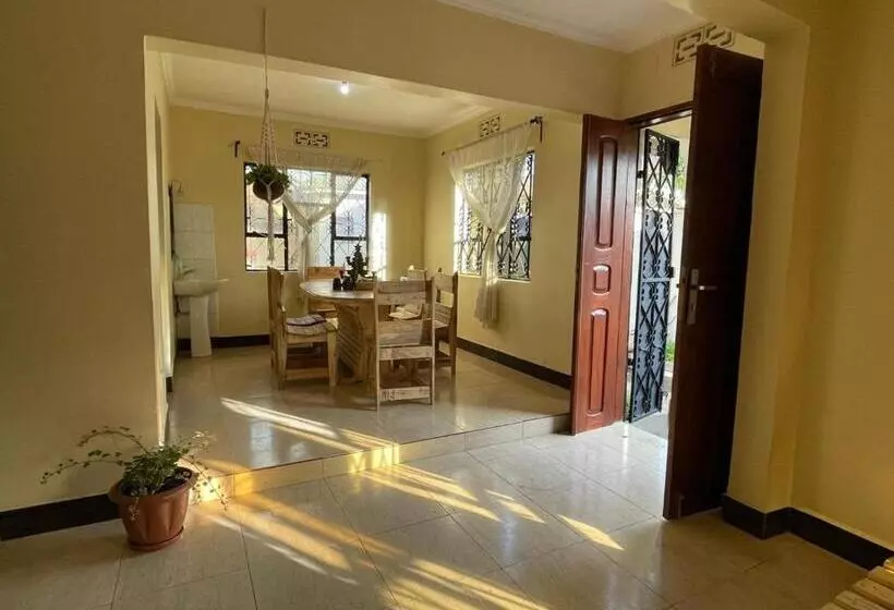 Wonders Hostel